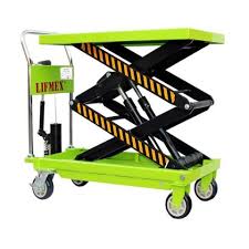 SCISSOR LIFT